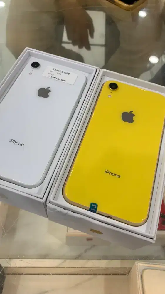 iPhone XR ram 64gb interr
