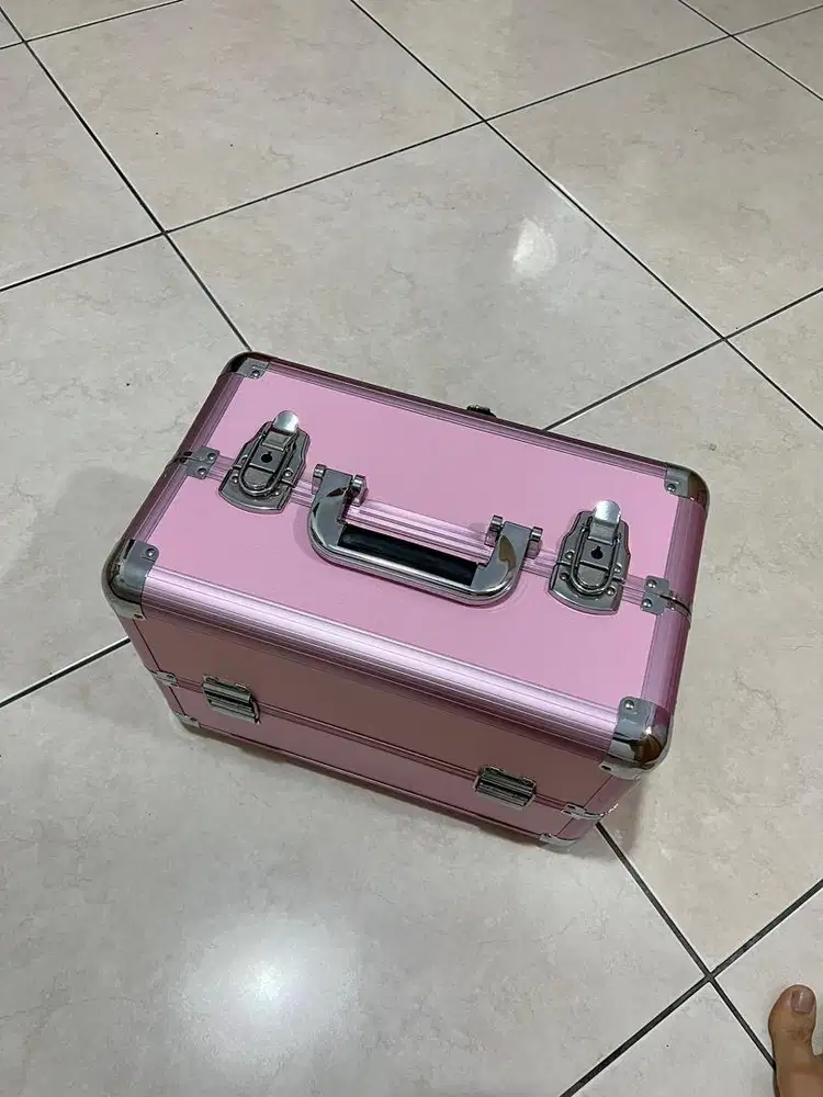 Kotak make up pink