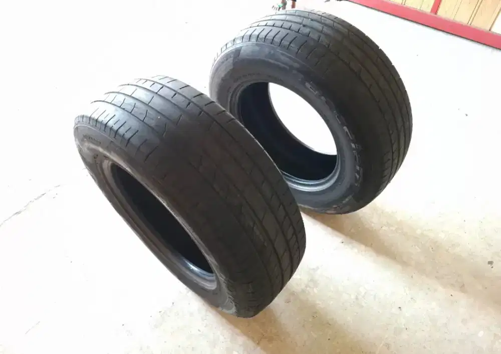 Bam 265 65 R17 untuk fortuner dan pajero. Kondisi 85%.bagus tebal.