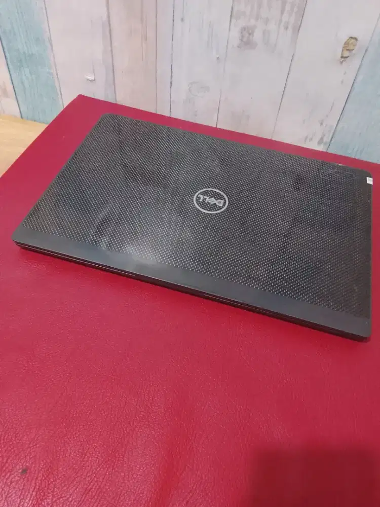 Dell Latitude 7400 Tahun 2020