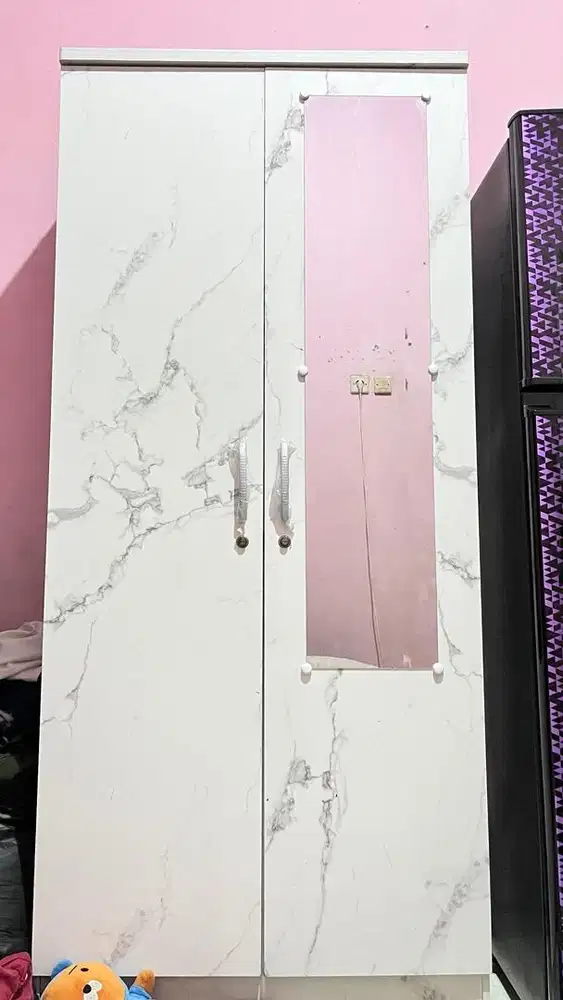 lemari pakaian second