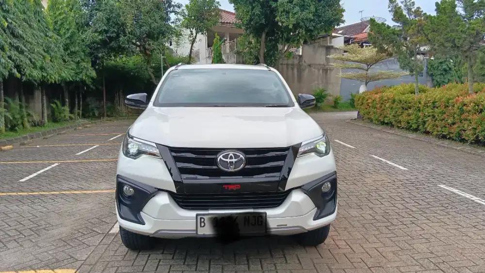 Toyota Fortuner 2.4 VRZ TRD 2018