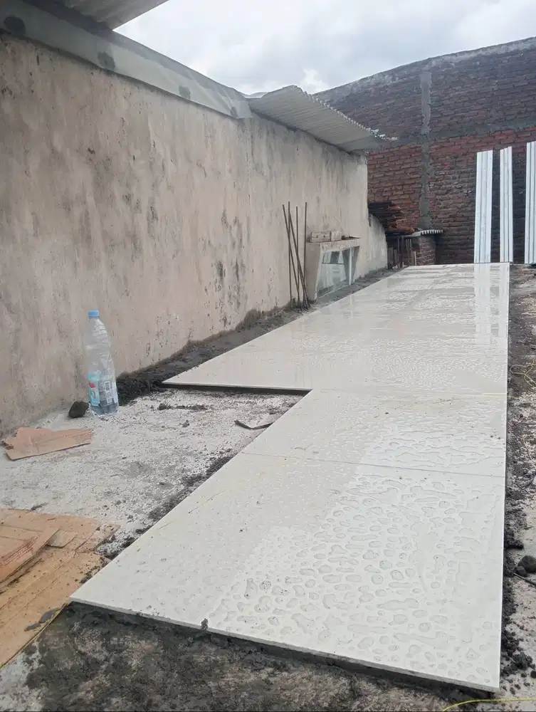 Tukang granit dan kramik