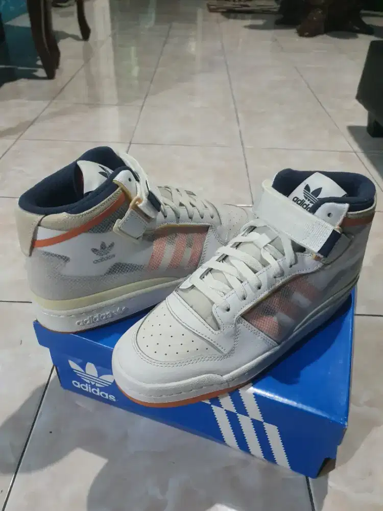 Sepatu adidas original