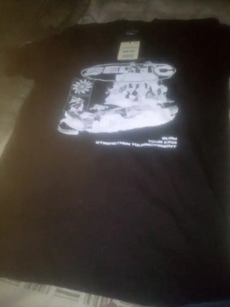 Kaos lengan pendek merek SELTIC