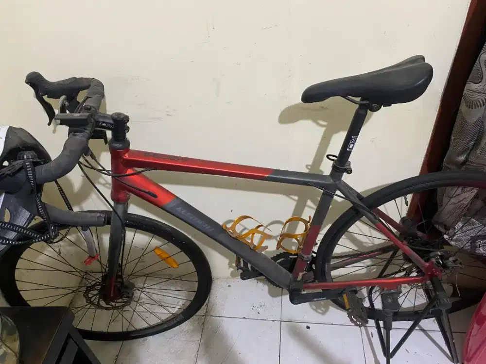 Roadbike merek elemet FRC38