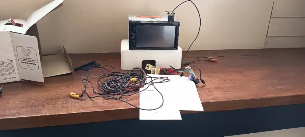 Tape Pioneer plus kabel  dan kamera mundur