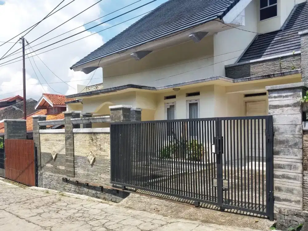 Rumah Terawat dekat dengan Bali Garden Awiligar