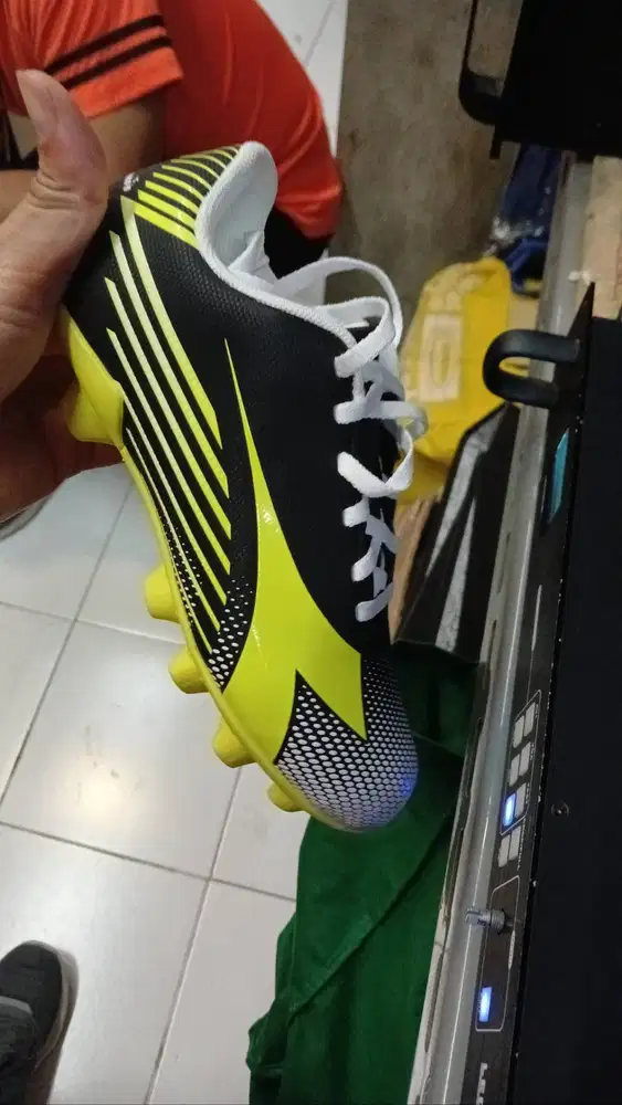 SEPATU BOLA DIADORA ANAK ANAK