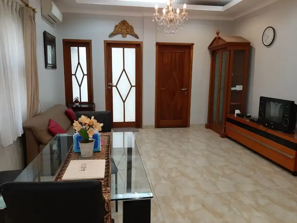 Rumah Sewa Bagus 2 Lantai Siap Huni Full Furnished di Kalibata - Jakarta Selatan