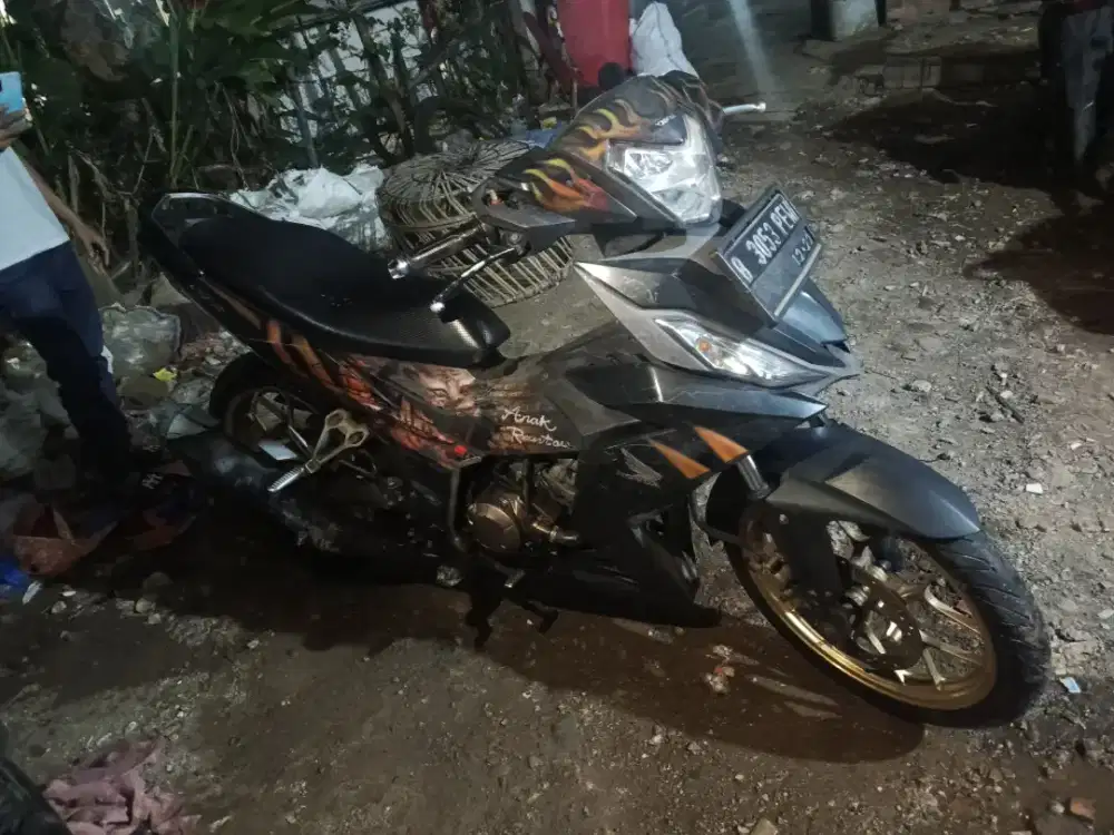 Dijual Supra GTR 150 CC surat surat komplit mesin aman