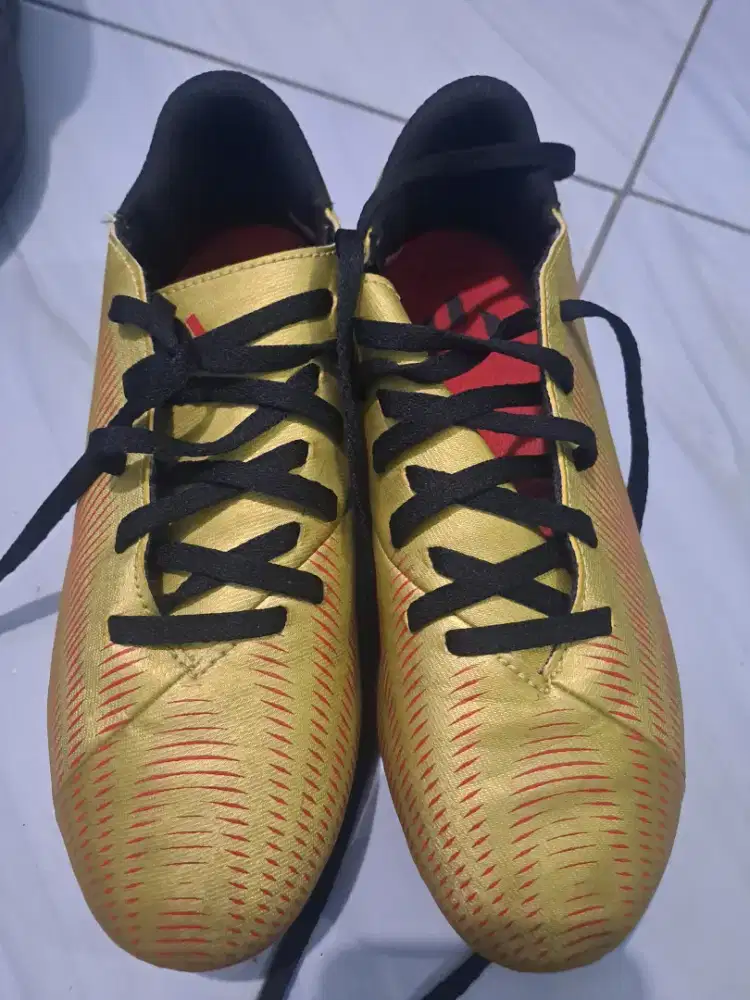 Sepatu Bola Adidas Nemeziz Messi Original