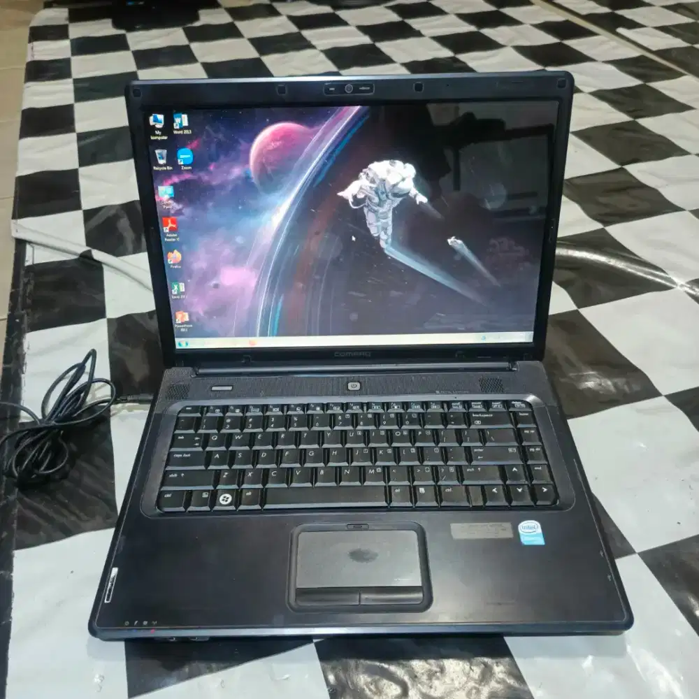 Compaq presario c700 14inch Ram3GB/hdd500GB bogor