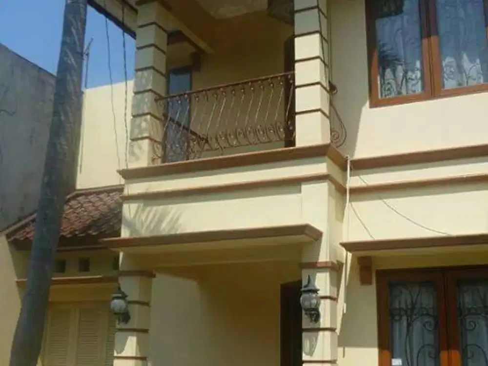 Rumah Indah 2 Lantai Siap Huni di Kalibata - Jakarta Selatan