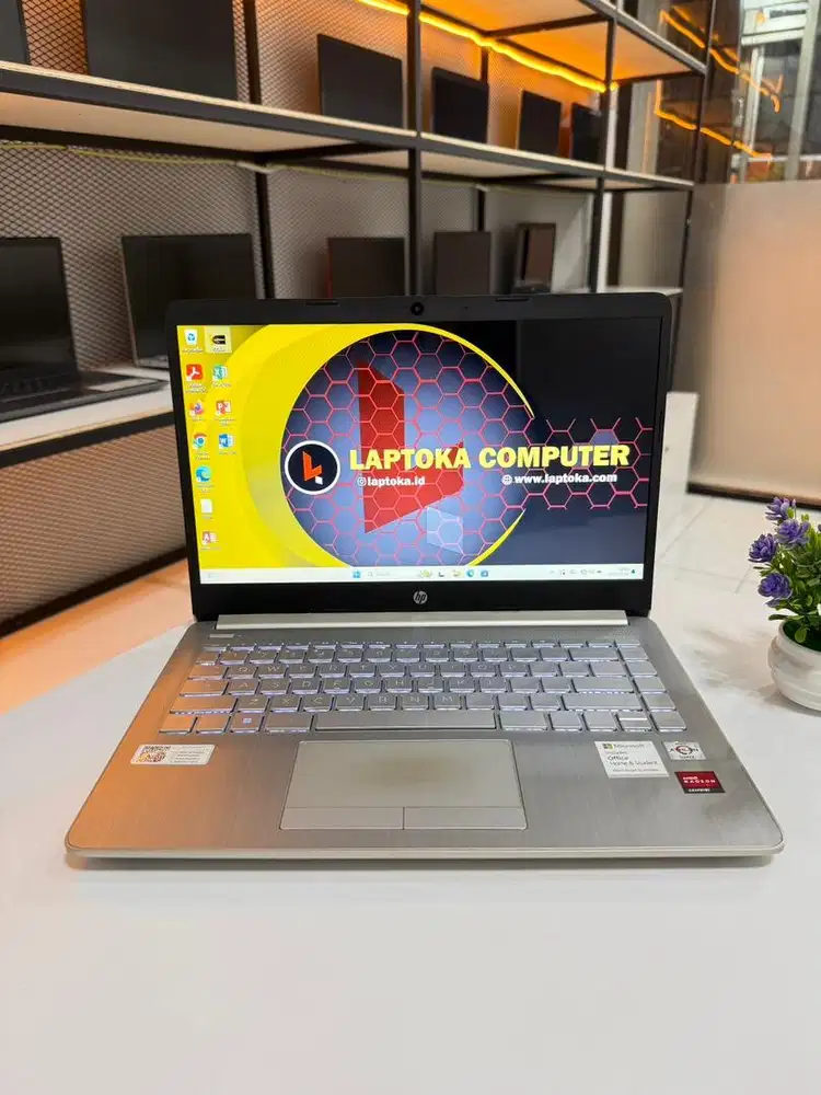 Di jual hp 14s ram 8gb ssd 512gb