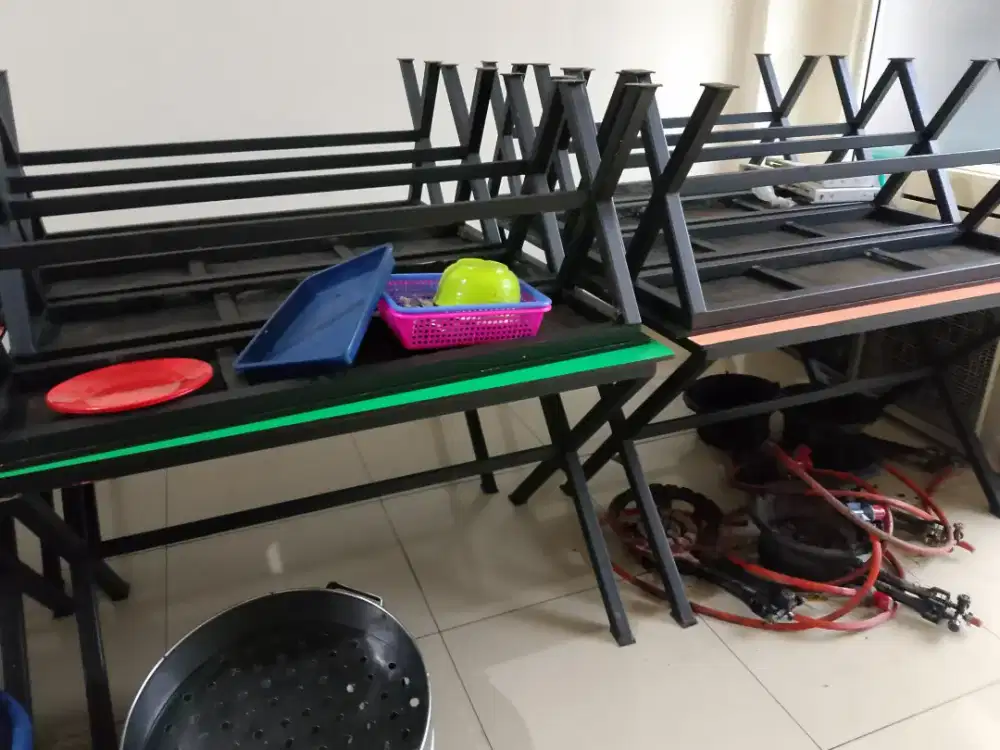 Meja dan bangku second bekas restoran