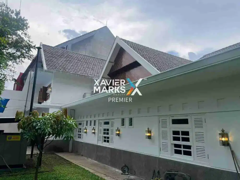 Dijual Rumah Klasik Strategis Di Jalan Kembar Ijen Boulevard Kota Malang