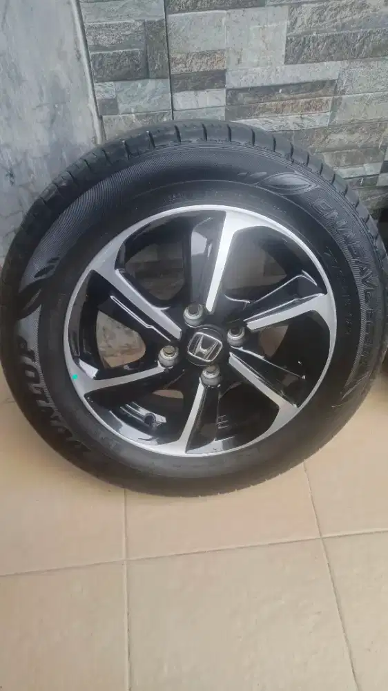 Velg & Ban OEM Brio satya 2024