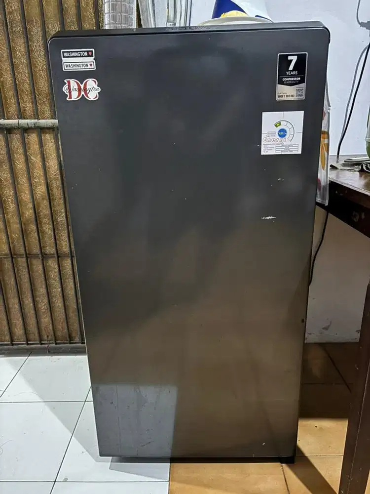 KULKAS AQUA  1 pintu AQR 185 like new