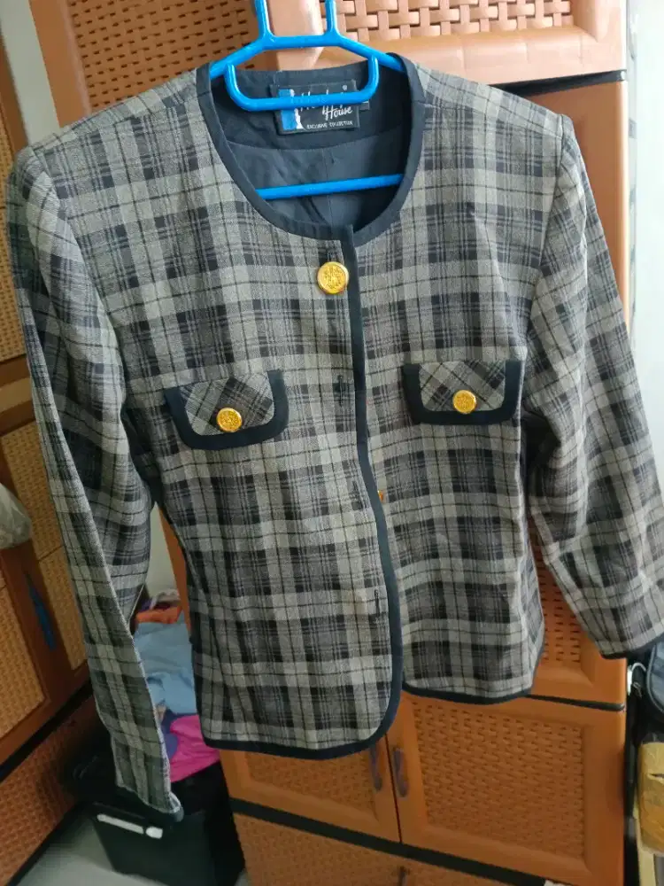 Baju atasan wanita formal Hongkong