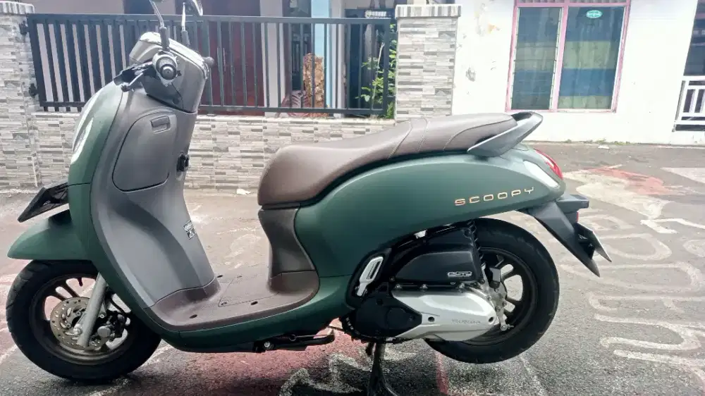 Scoopy th 2023 hijau