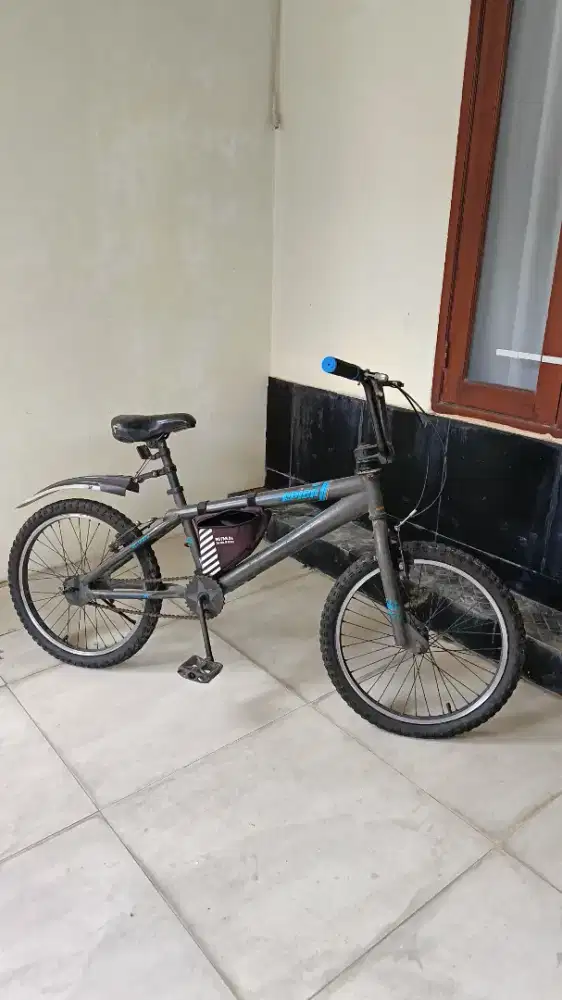 Sepeda BMX, United, Warna Abu