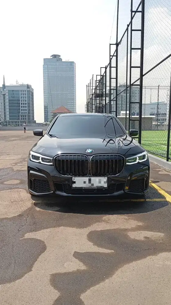 BMW 730Li M Sport 2022 – BLACK ON TAN