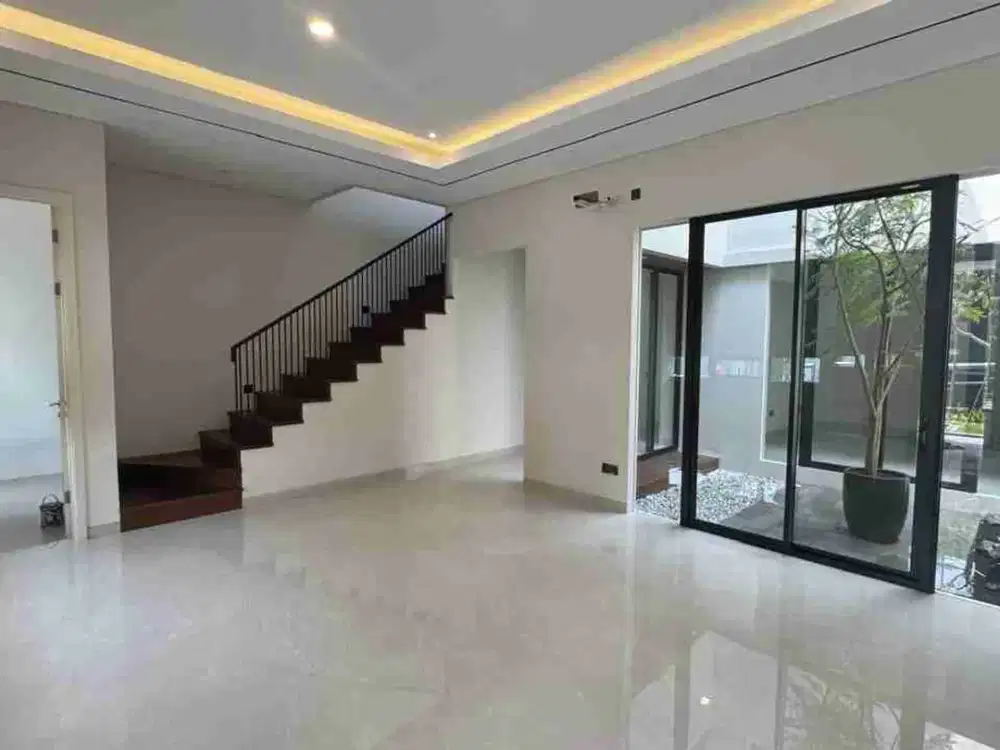 BARU GRESS RUMAH CITRALAND ADA TAMAN VOID DITENGAH BAGUS