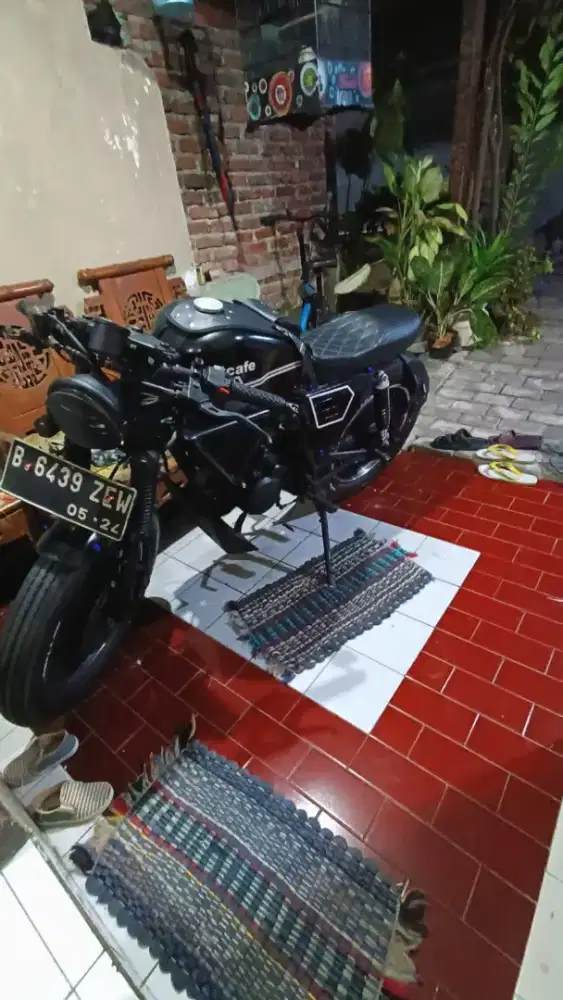 Dijual murah motor custom Bratcafe