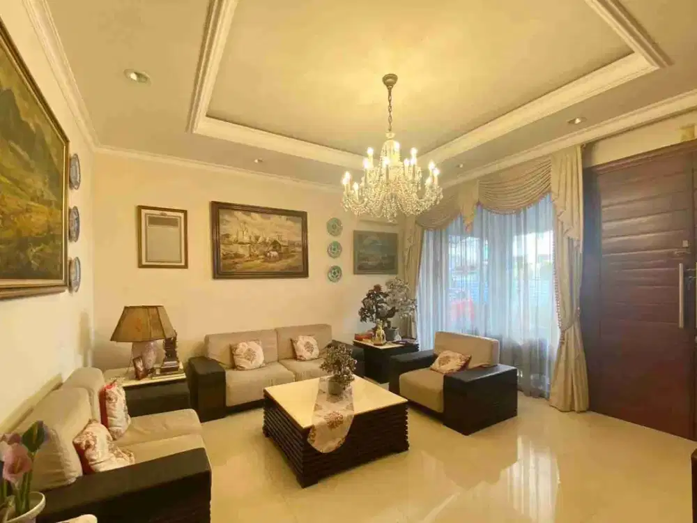 Dijual Rumah Radio Dalam Kebayoran Baru dekat Pondok Indah Jakarta Selatan