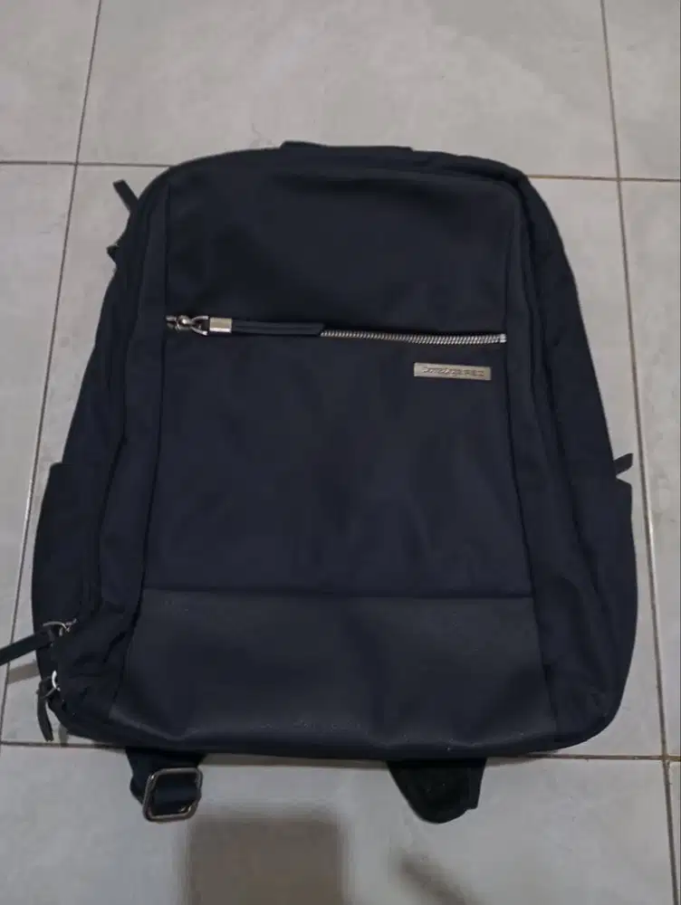 tas samsonite red warna biru navy banyak slot