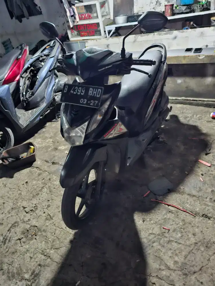 Di jual motor Honda beat