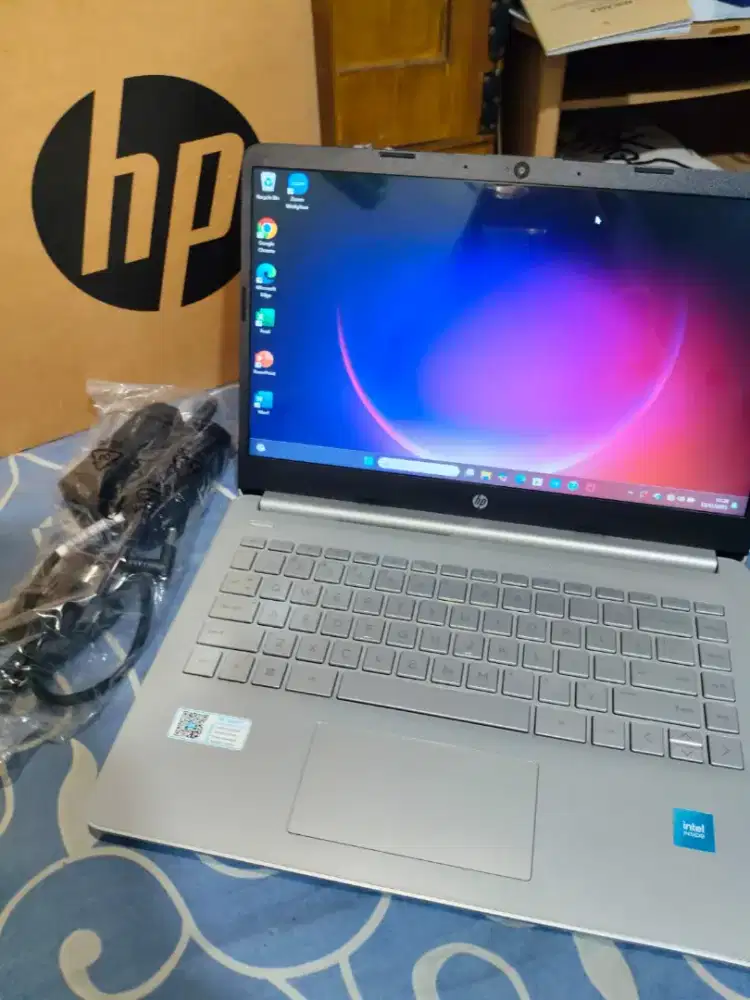 laptop HP 14s-dq3888TU ram 8gb fuliset box masih lengkap kondisi mulus