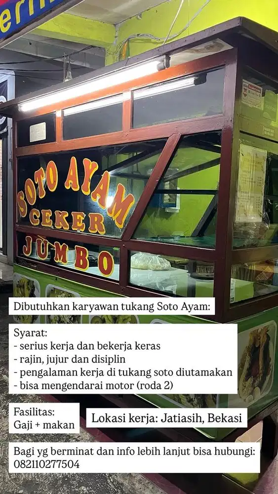 Karyawan tukang Soto Ayam