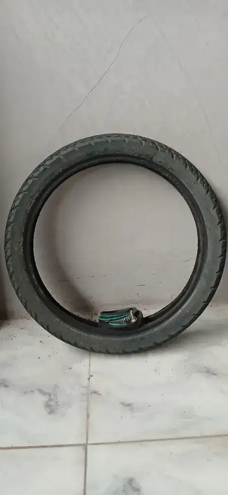 [BEKAS] Ban Luar, Ban Dalam, Veleg Motor Depan