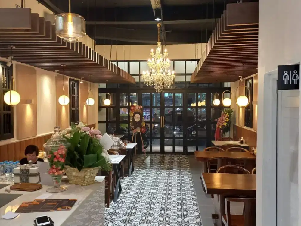 Dijual Ruko Arteri Poondok Indah Luas 134m, 5 Lantai, Ada Lift, Full Renovasi