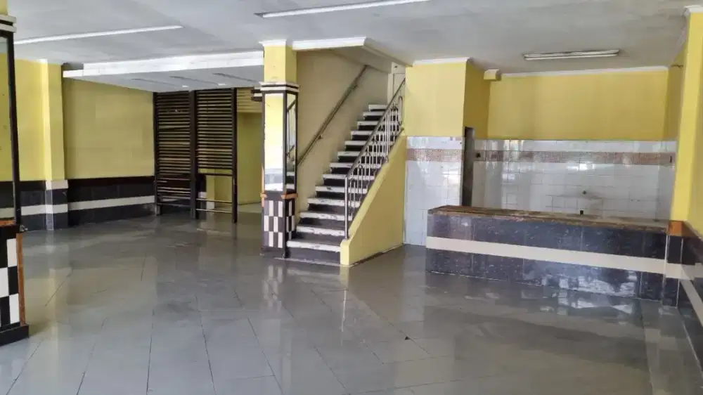 Ruang Usaha Bekas Resto di Galaxy, Bekasi Selatan