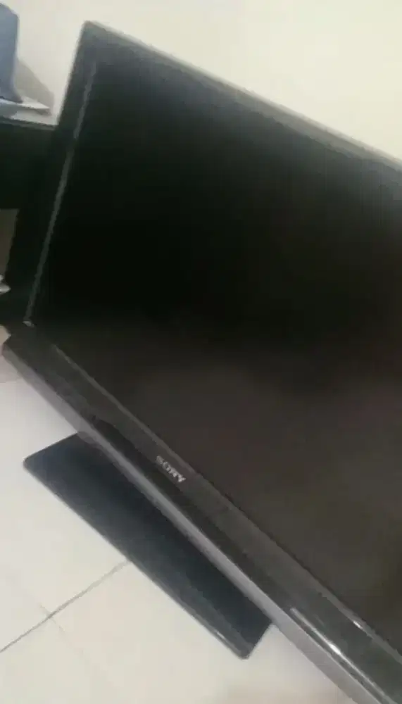 TV sonyi 32 in  minus LCD aja