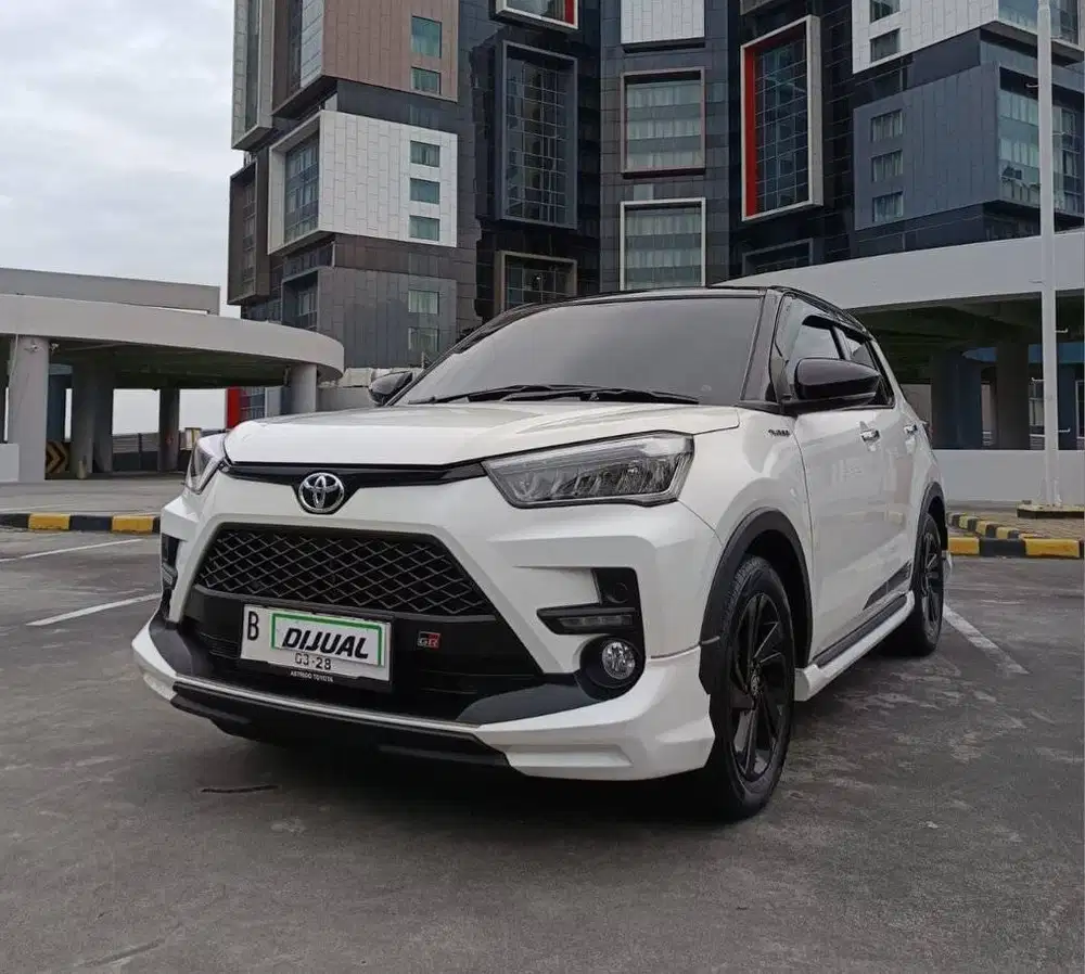 Toyota Raize 1.0 Turbo GR Two Tone 2022 pakai Maret 2023
