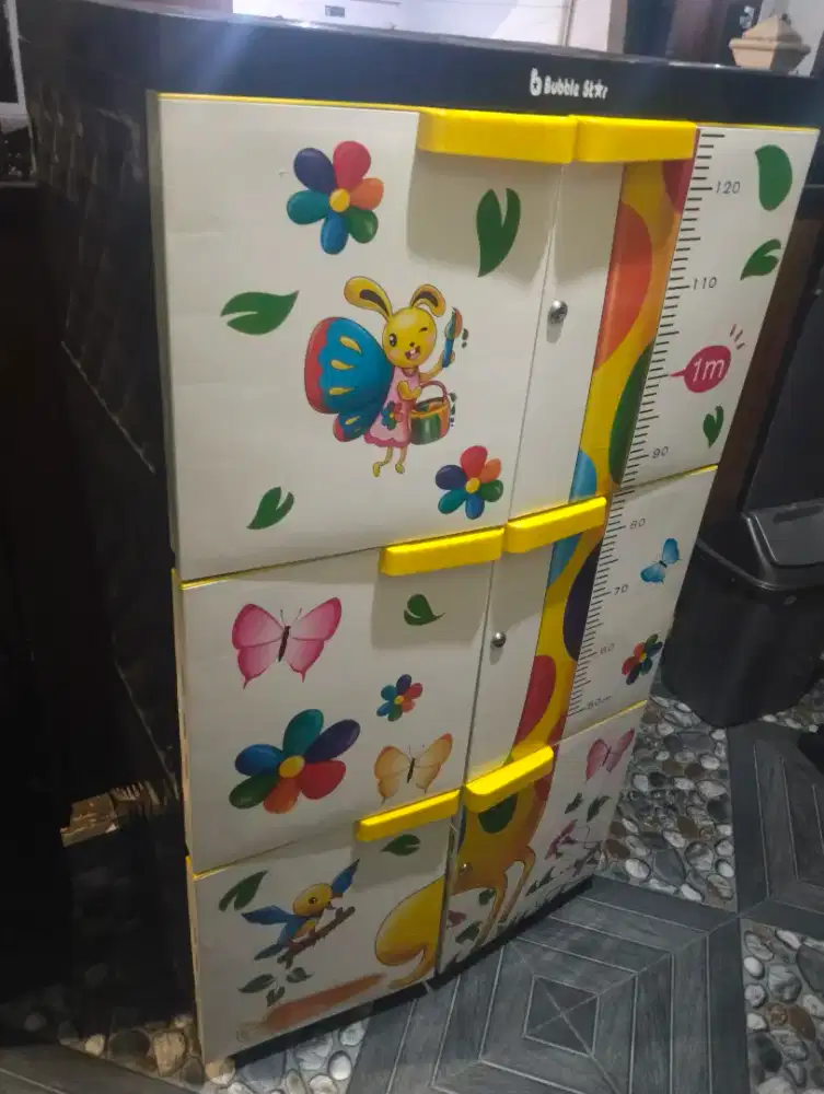 Lemari Baju Apa adanya