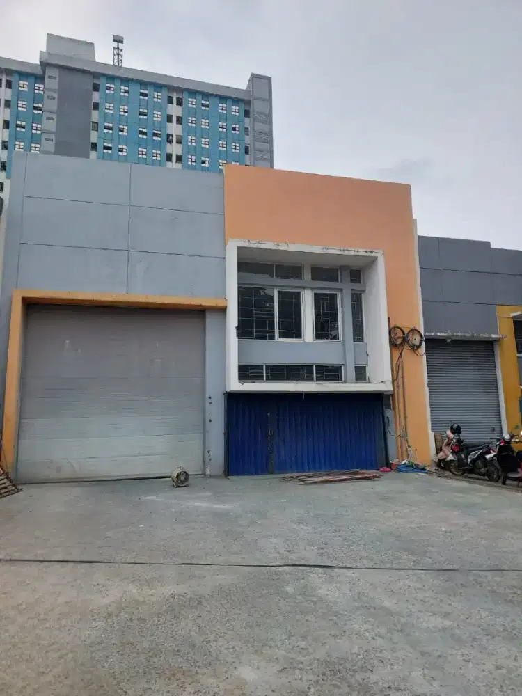 Gudang di Penggilingan, Cakung, Jakarta Timur