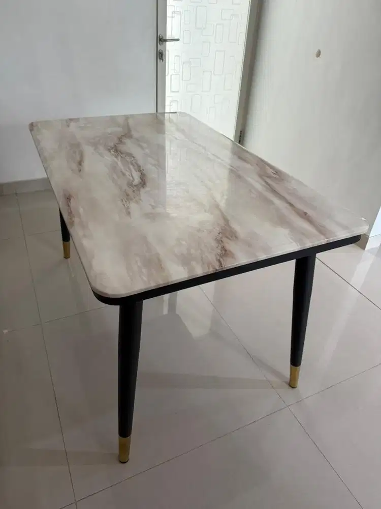 Meja Makan Marmer Estetik 80x140