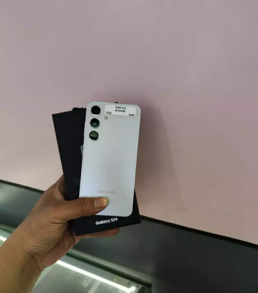 Samsung S24 8/256gb