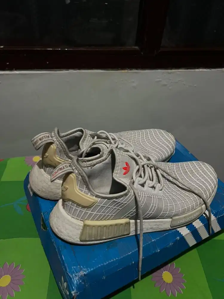 ADIDAS NMD R1 white 44 2/3 original