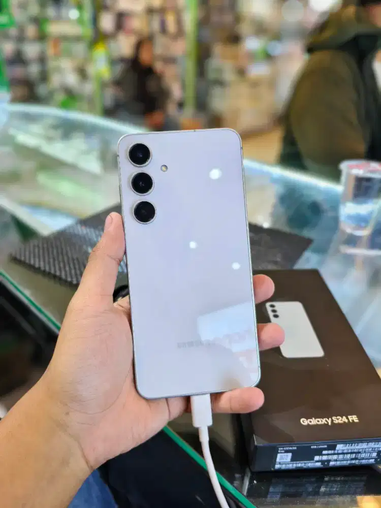 Samsung s24 fe 8/256 garansi on