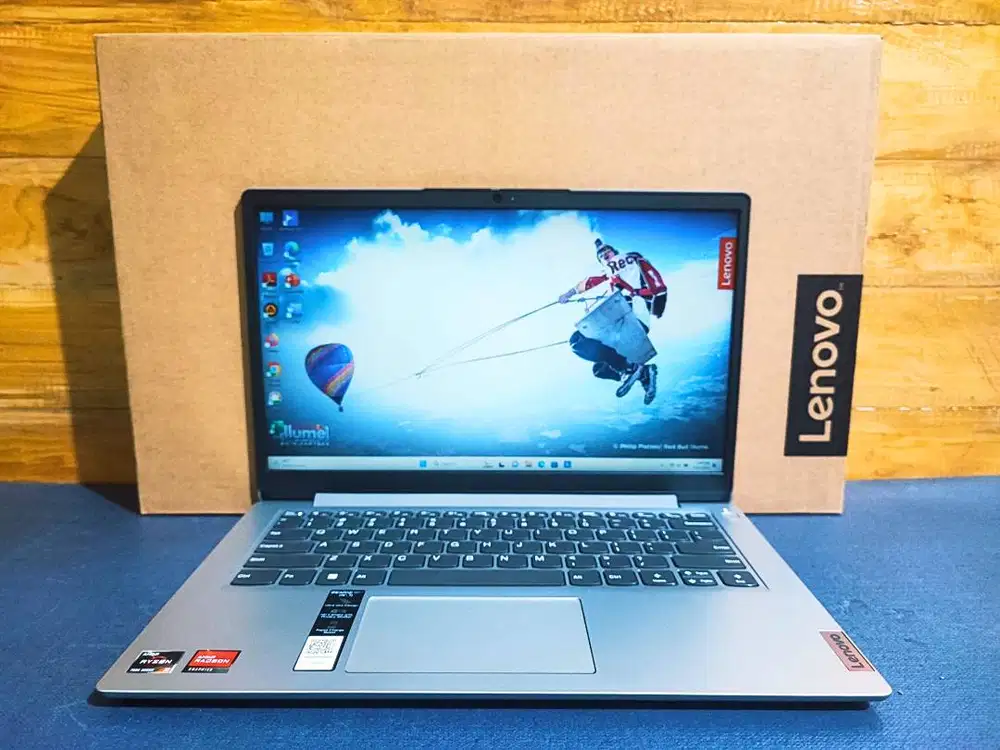 LENOVO IP Slim 1 Ryzen 3-7320U RAM 8GB SSD 512GB VGA 2GB Design Lancar