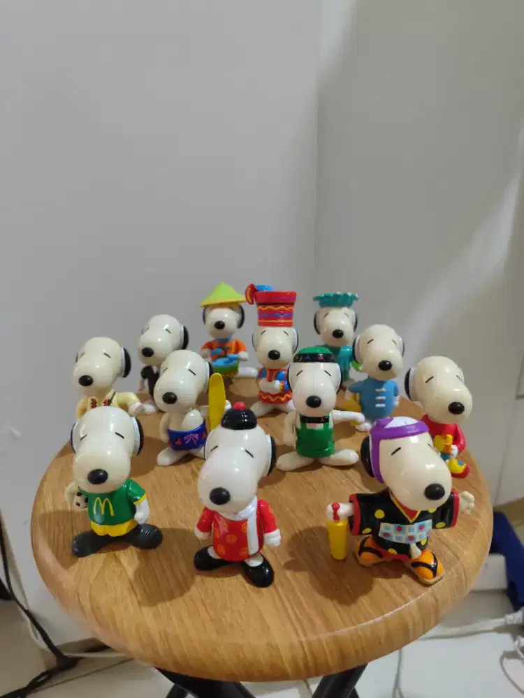 Mainan snoopy edisi negara MCD vintage