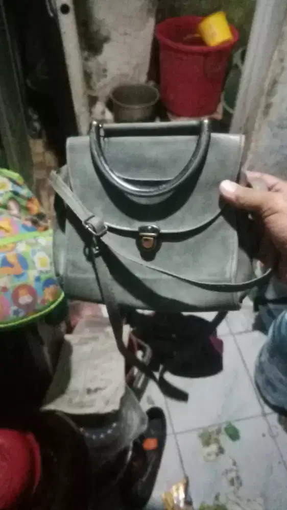 Tas selempang wanita