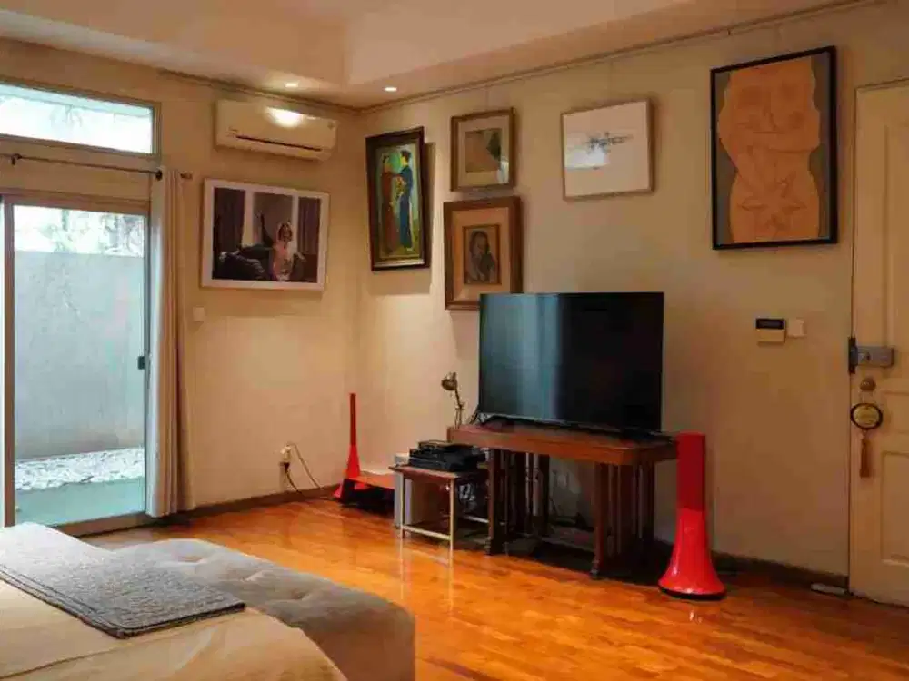 Disewakan Rumah Artistik Dekat Senopati SCBD Keb Baru Jaksel