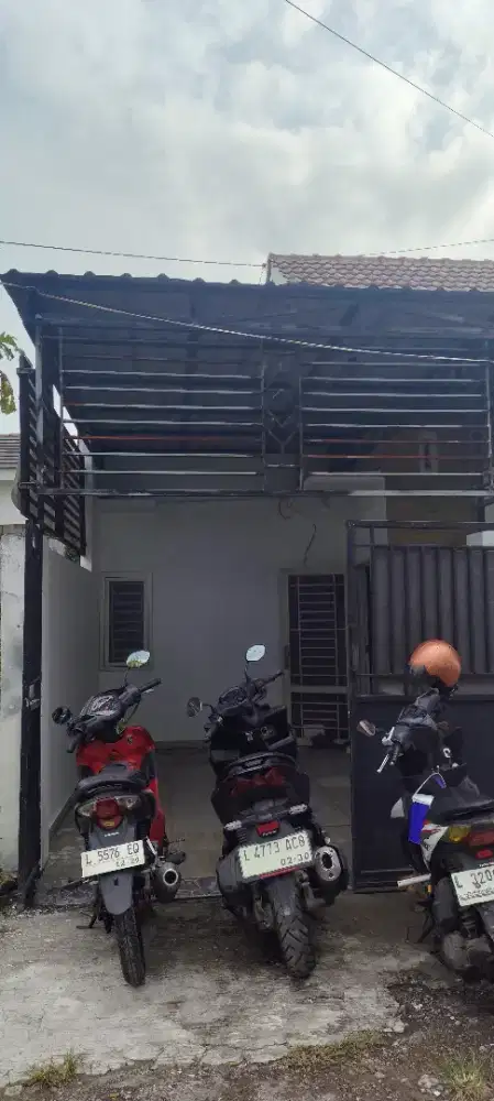 Rumah di sewakan jl medokan ayu tambak